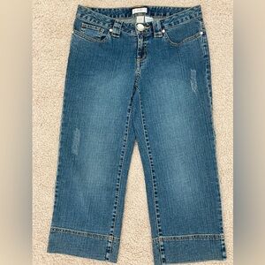 Adorable NEW Metro 7 Low Cut Capris w/ Decorative Button Size 4